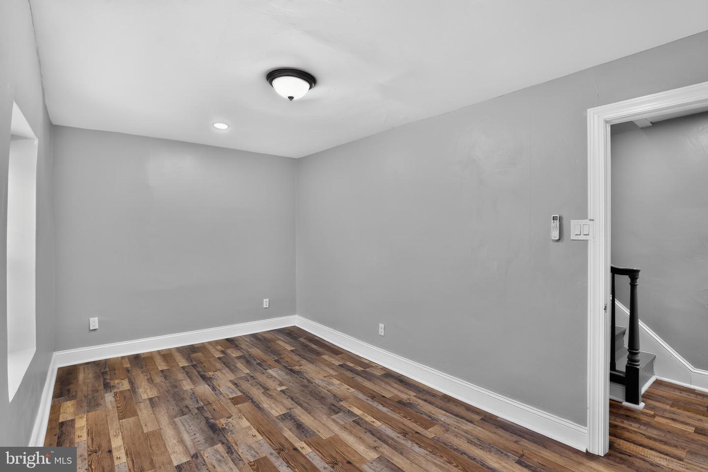 182 Dupont St Property Photo 15