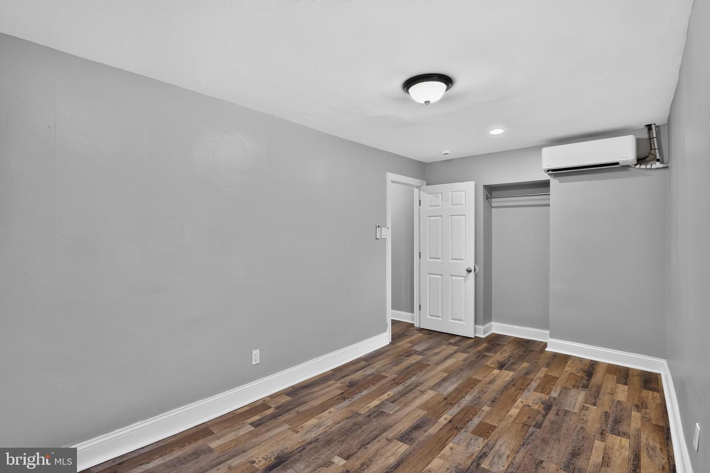 182 Dupont St Property Photo 20