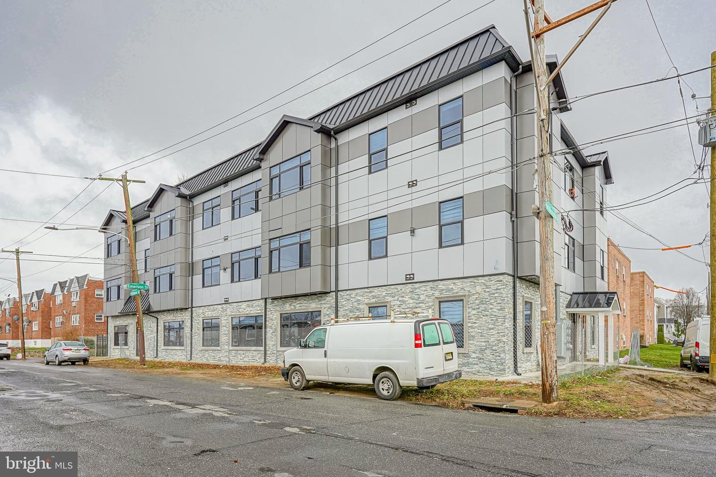 4432-00 Wingate St #304 Property Photo 2
