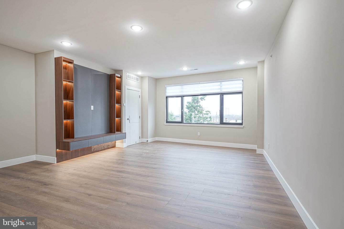 4432-00 Wingate St #304 Property Photo 10