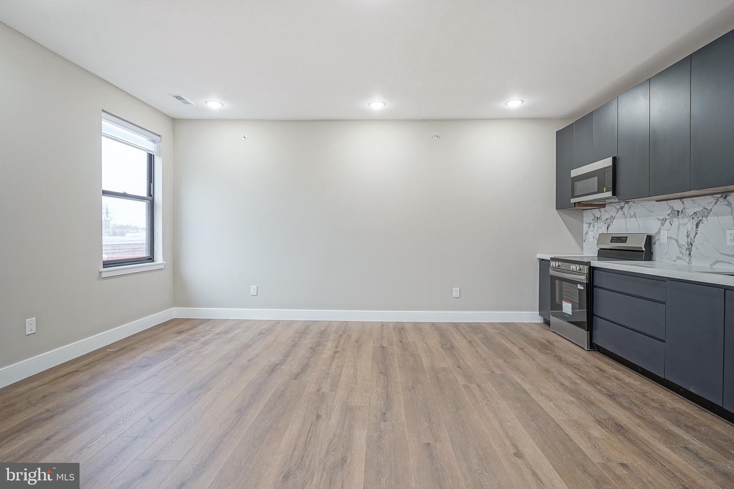 4432-00 Wingate St #304 Property Photo 18