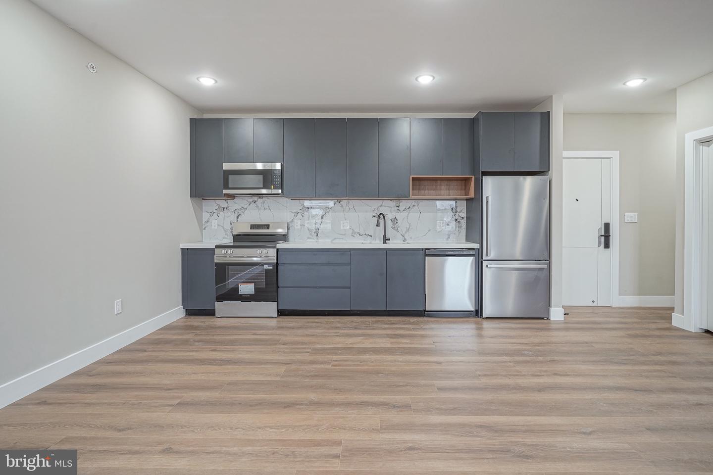 4432-00 Wingate St #304 Property Photo 19