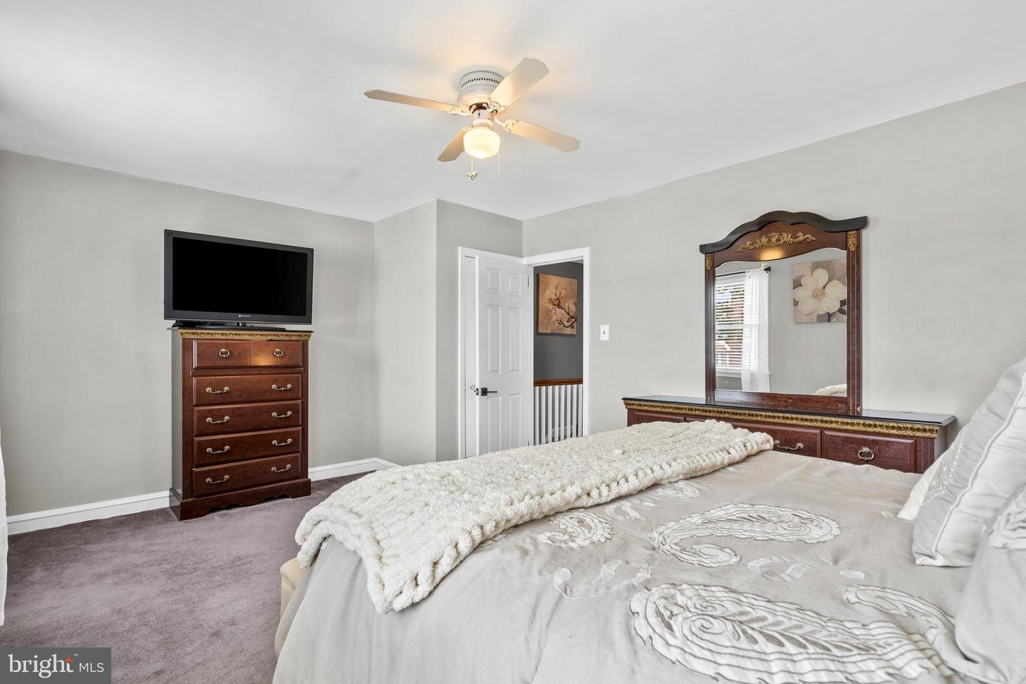 6237 Montague St Property Photo 14
