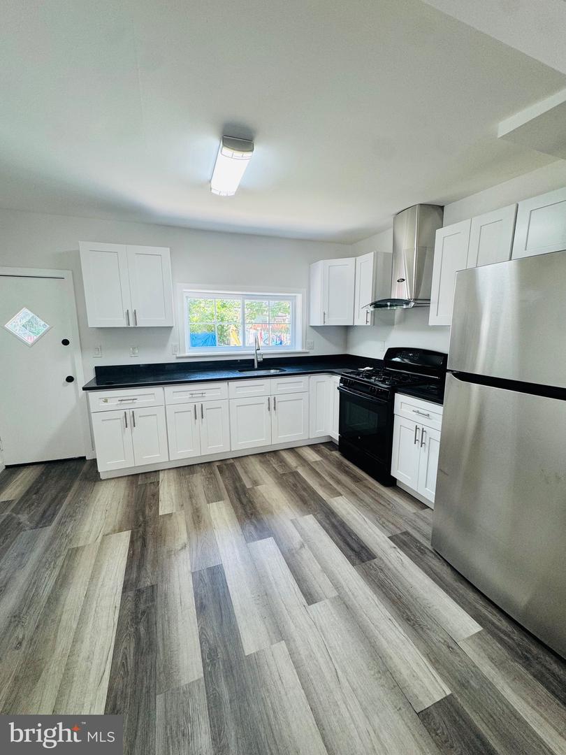 1836 E Wensley St Property Photo 2