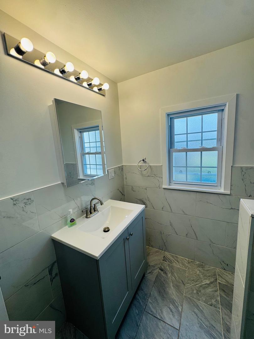 1836 E Wensley St Property Photo 9