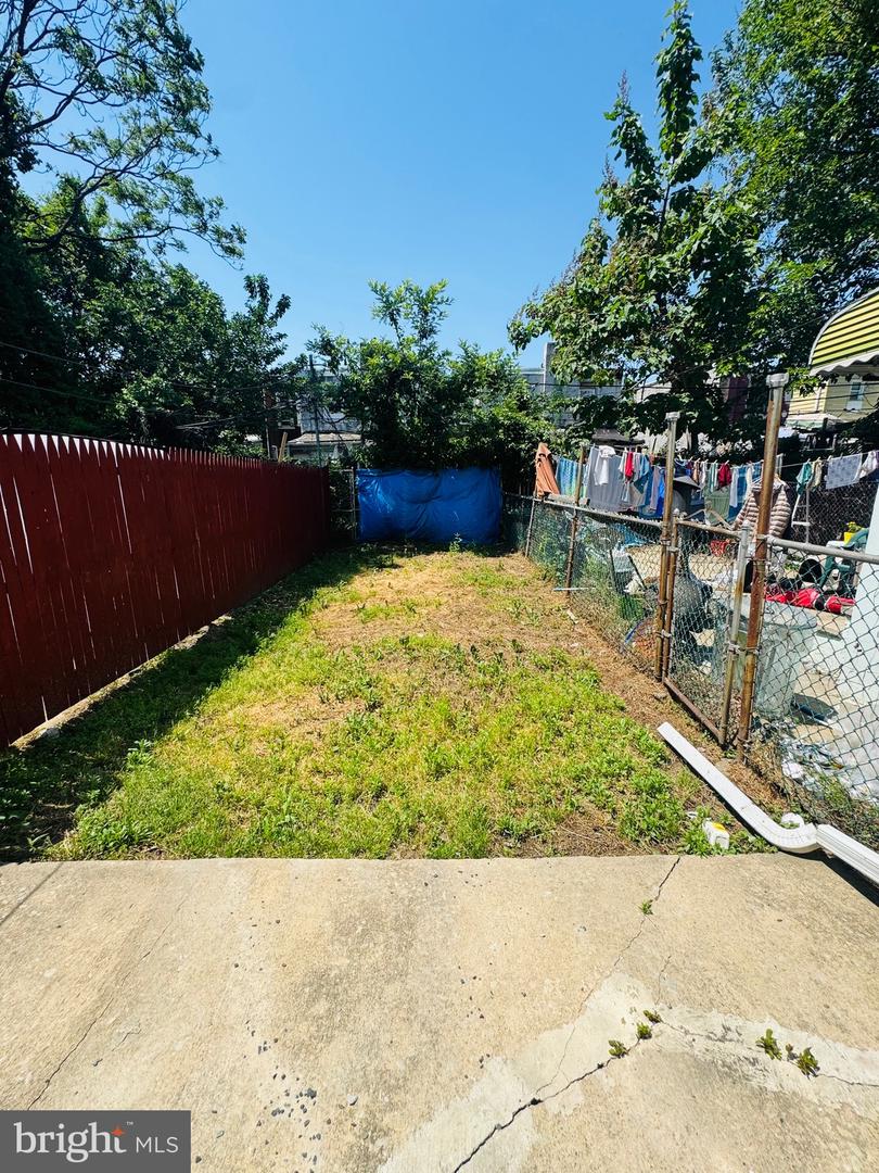 1836 E Wensley St Property Photo 22