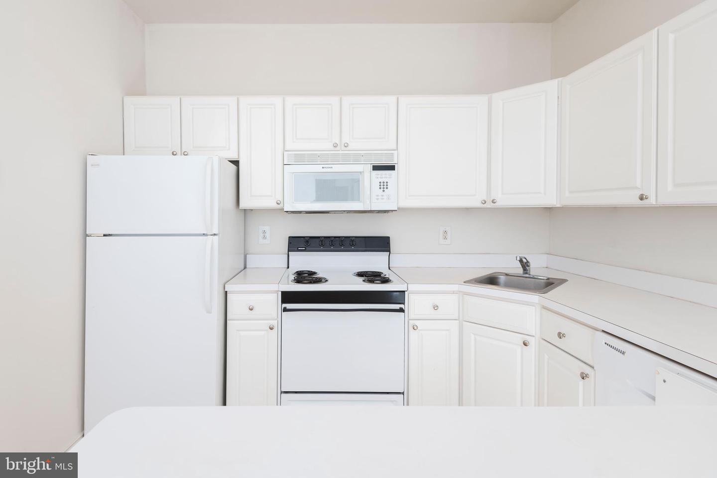 701-1 Sansom St #502 Property Photo 8