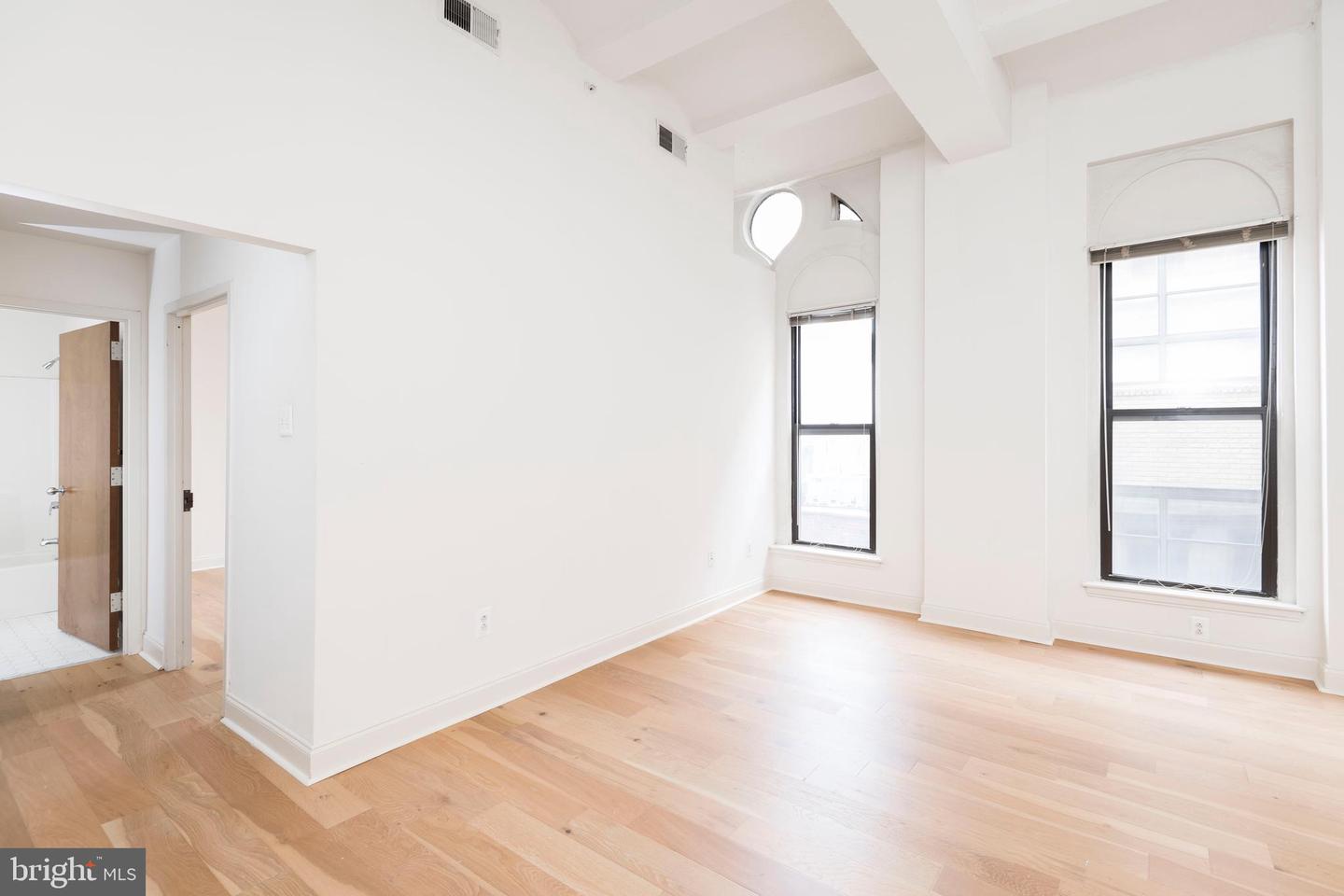 701-1 Sansom St #502 Property Photo 9
