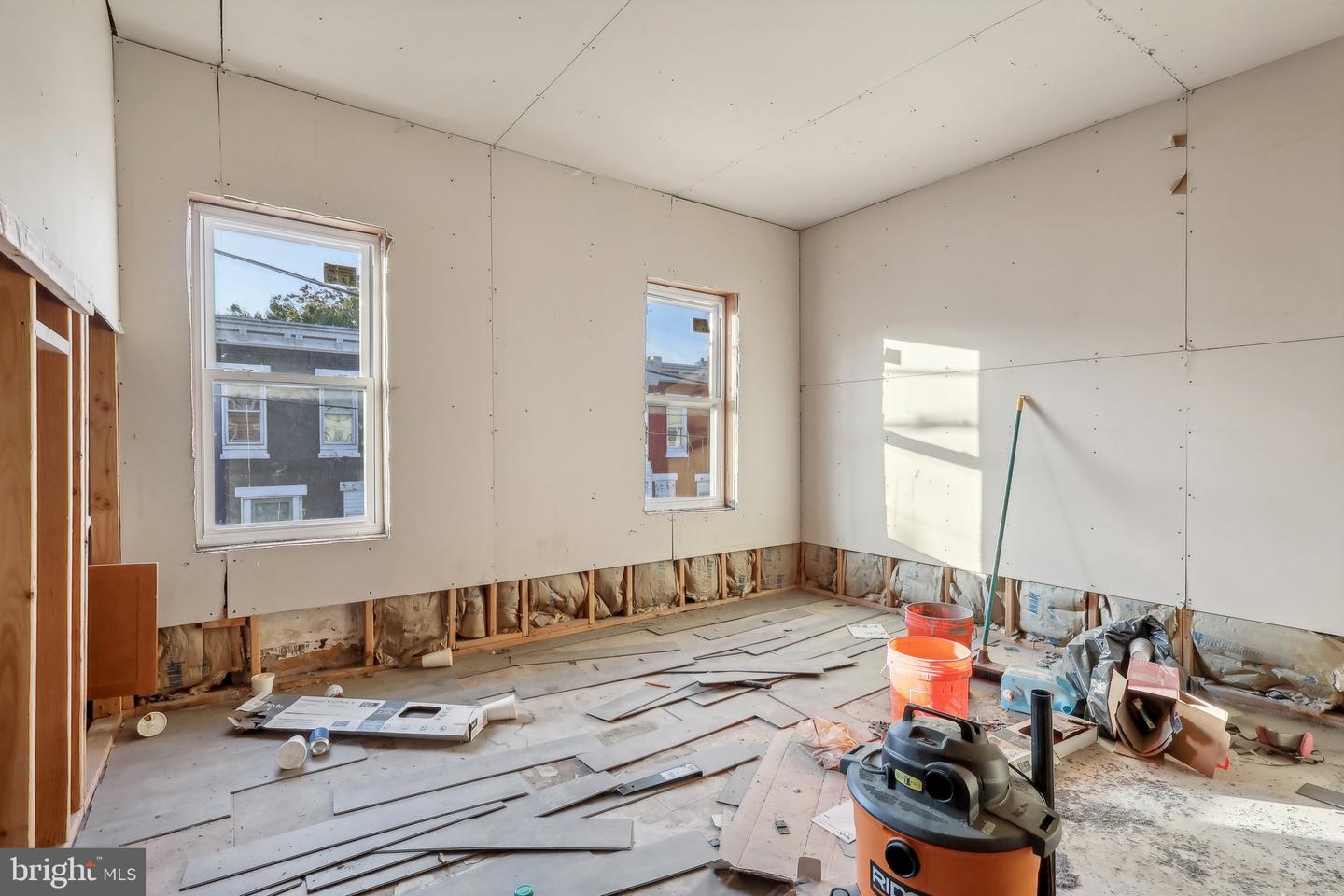 2911 N Howard St Property Photo 4