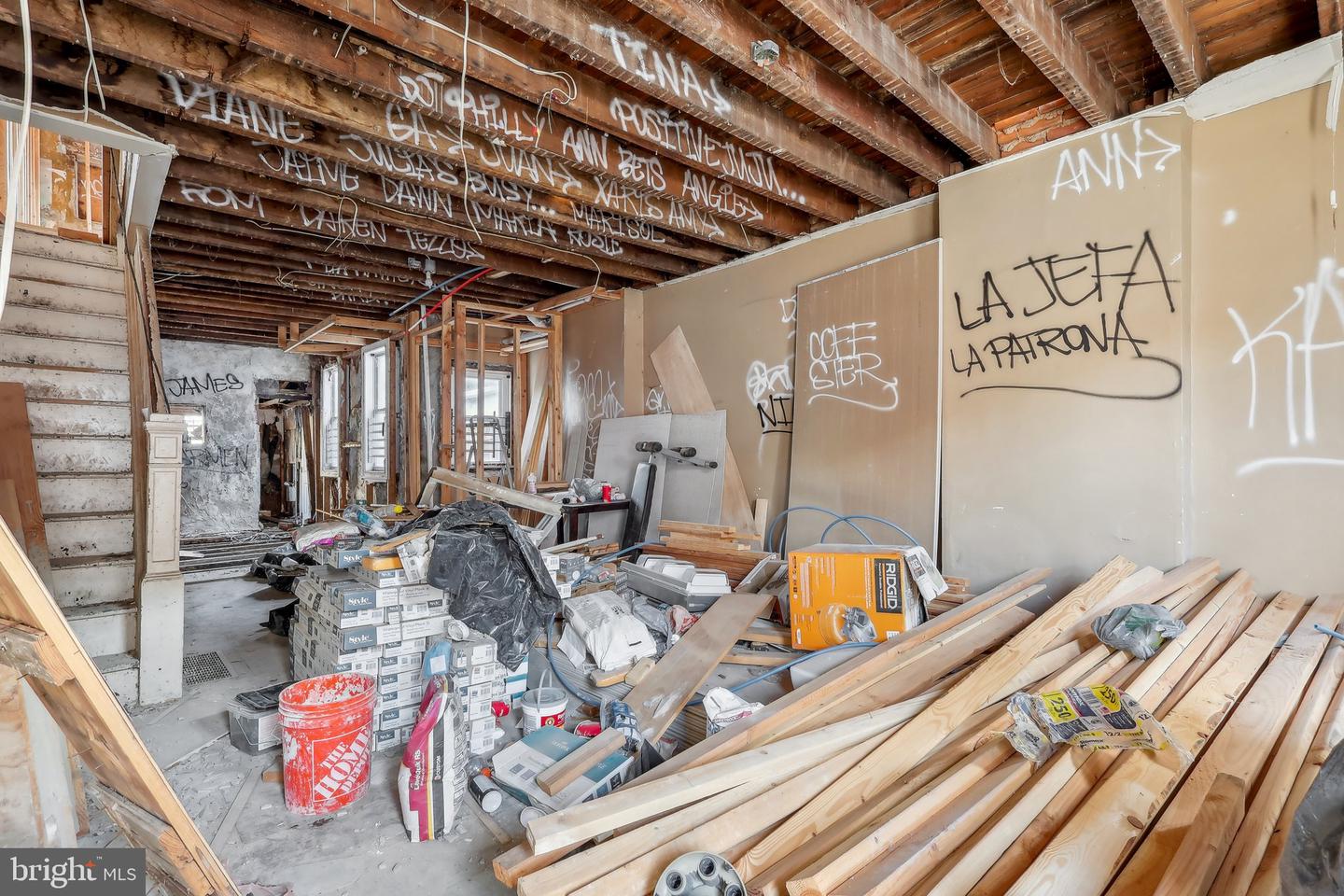 2911 N Howard St Property Photo 8