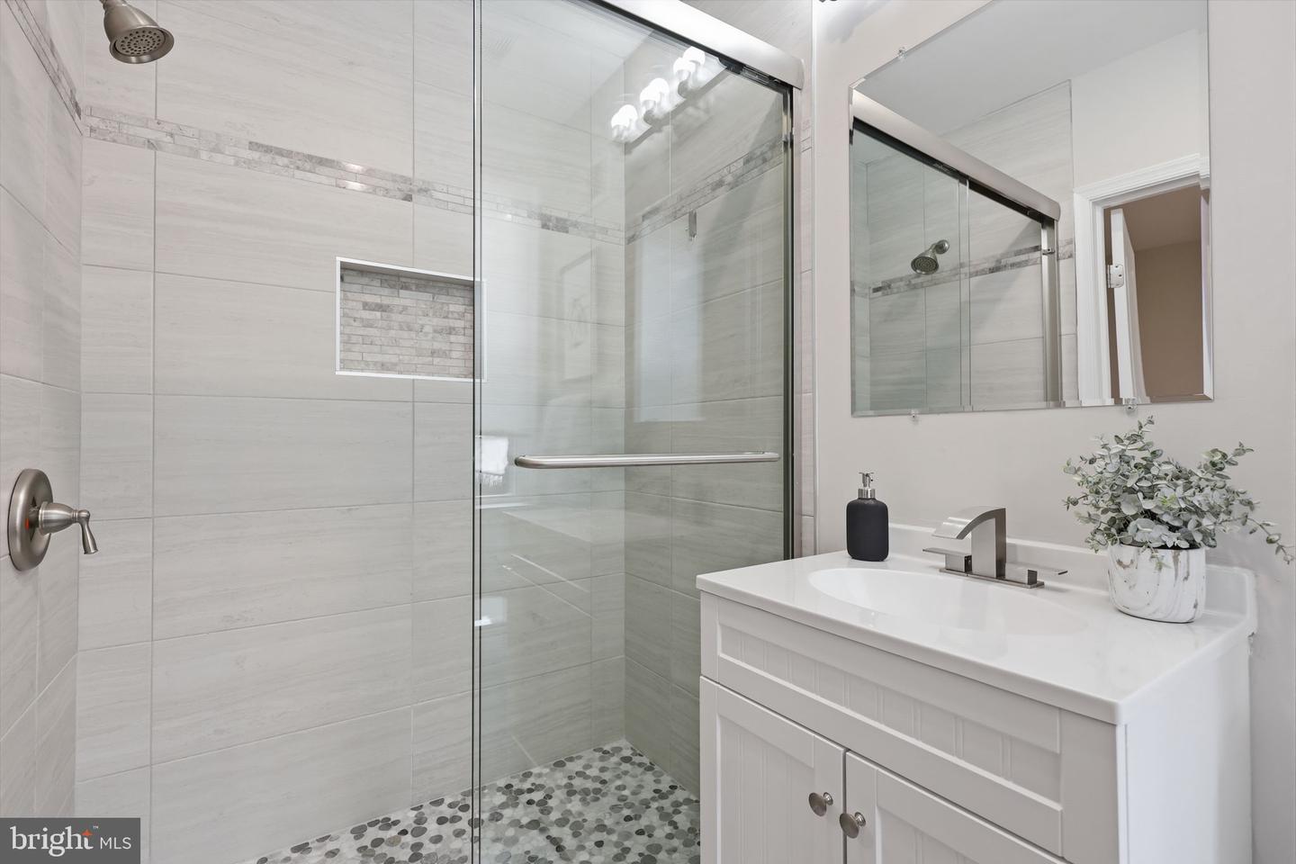 2715 Reed St Property Photo 9