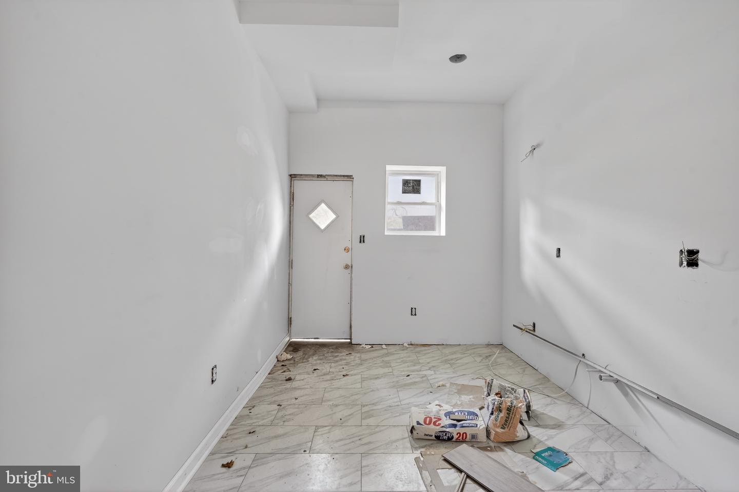 1008 Snyder Ave Property Photo 2