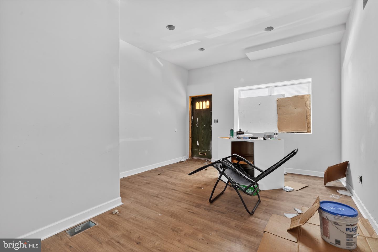 1008 Snyder Ave Property Photo 5