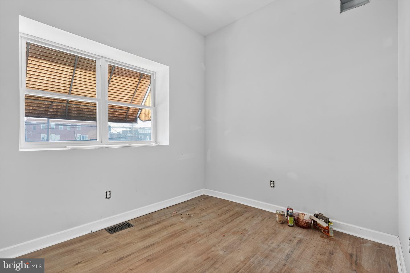 1008 Snyder Ave Property Photo 6