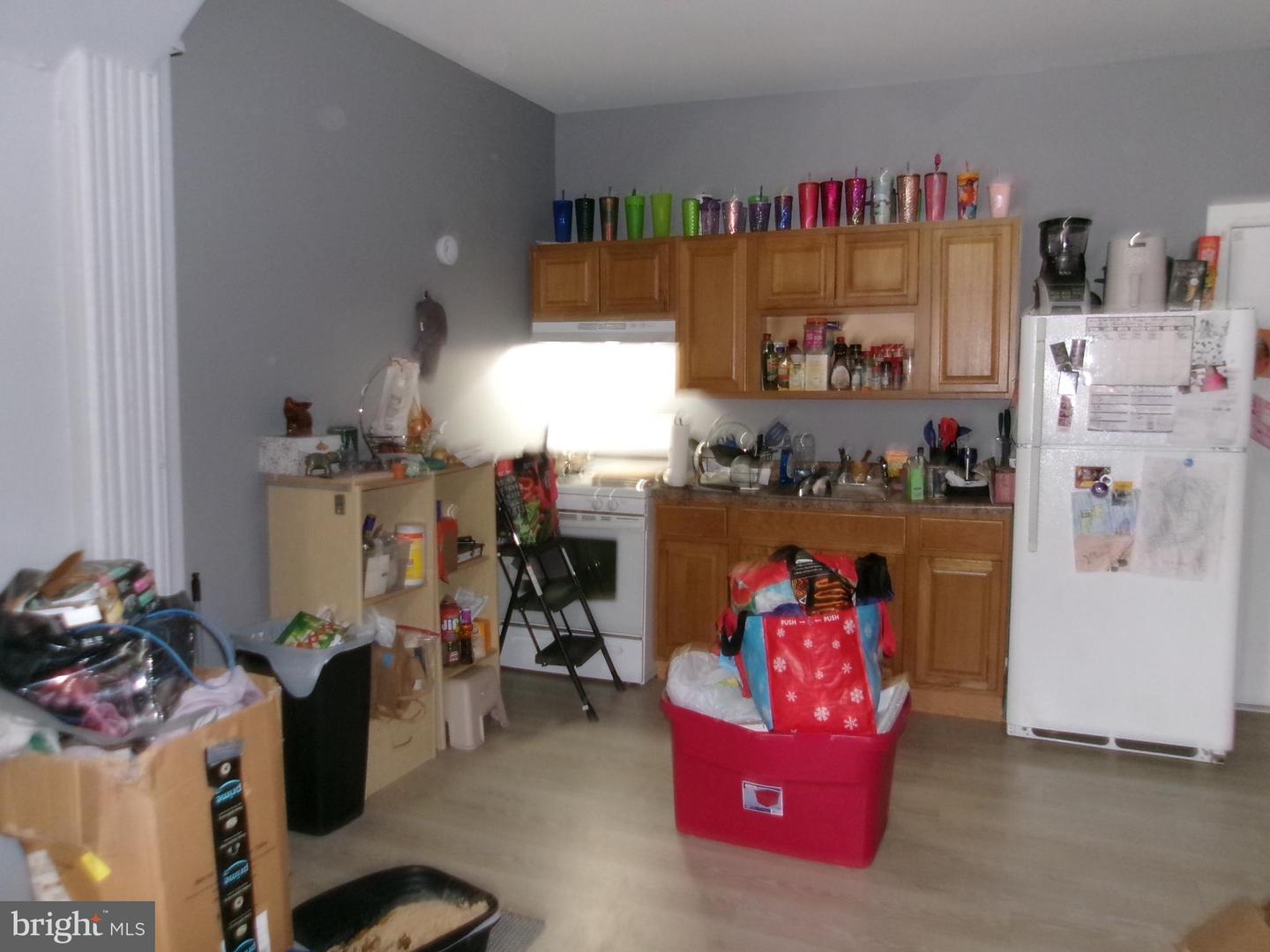 643 N Yewdall St Property Photo 3