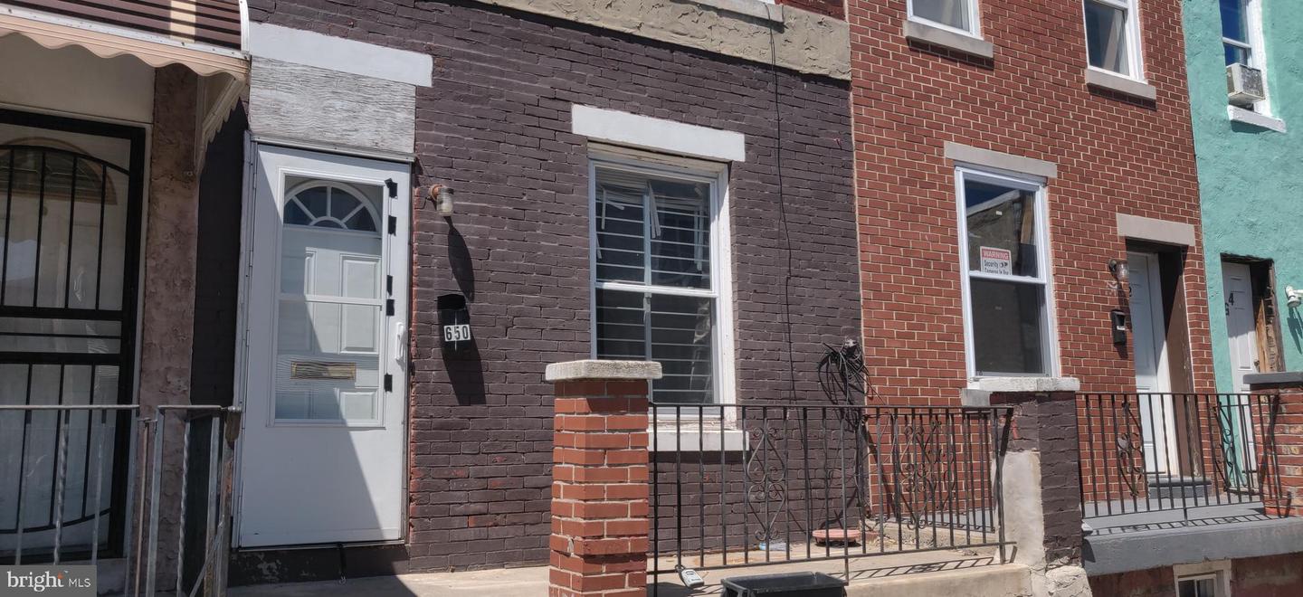 650 N Sickels St Property Photo 2