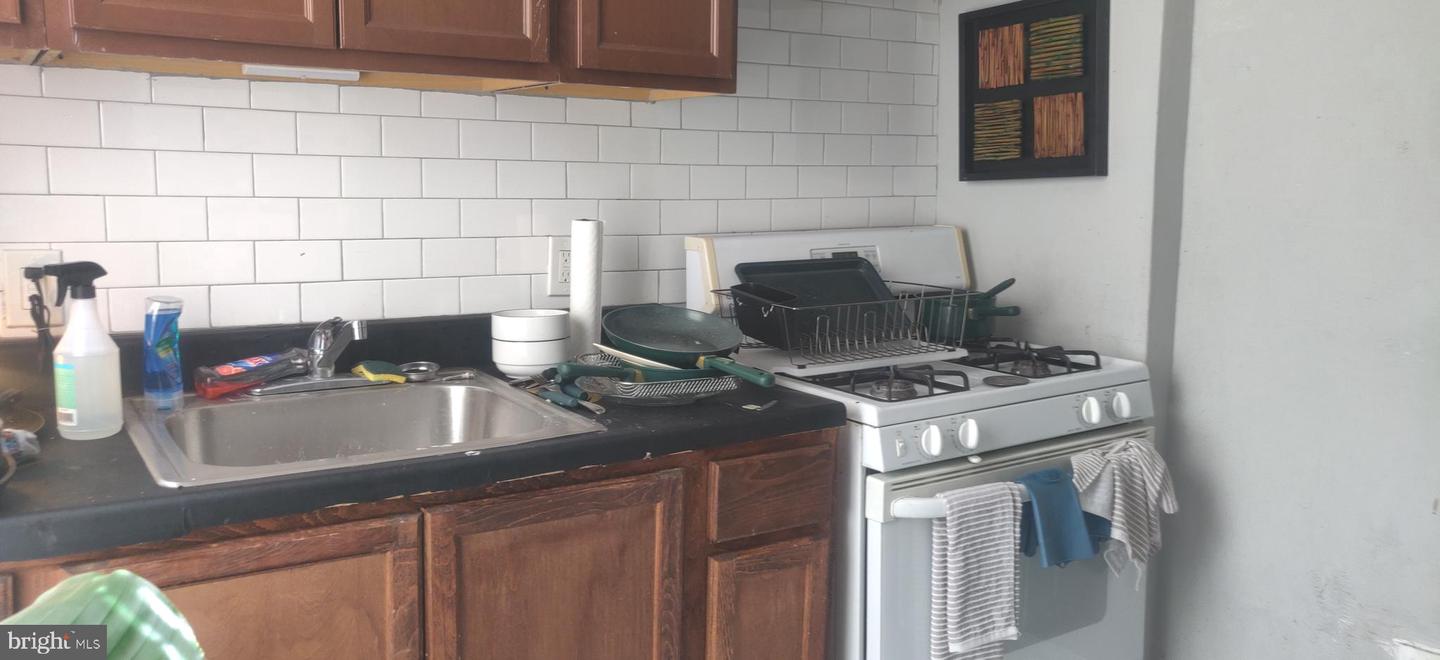 4113 N Darien St Property Photo 5