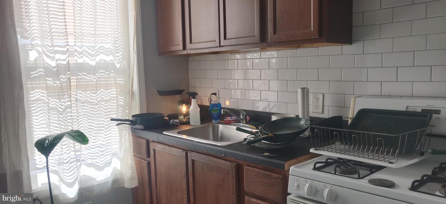 4113 N Darien St Property Photo 6
