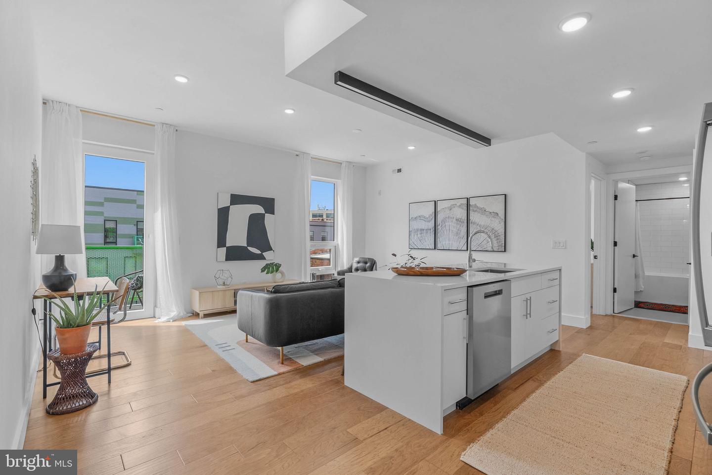 1501 N 31st St #ph17 Property Photo 2