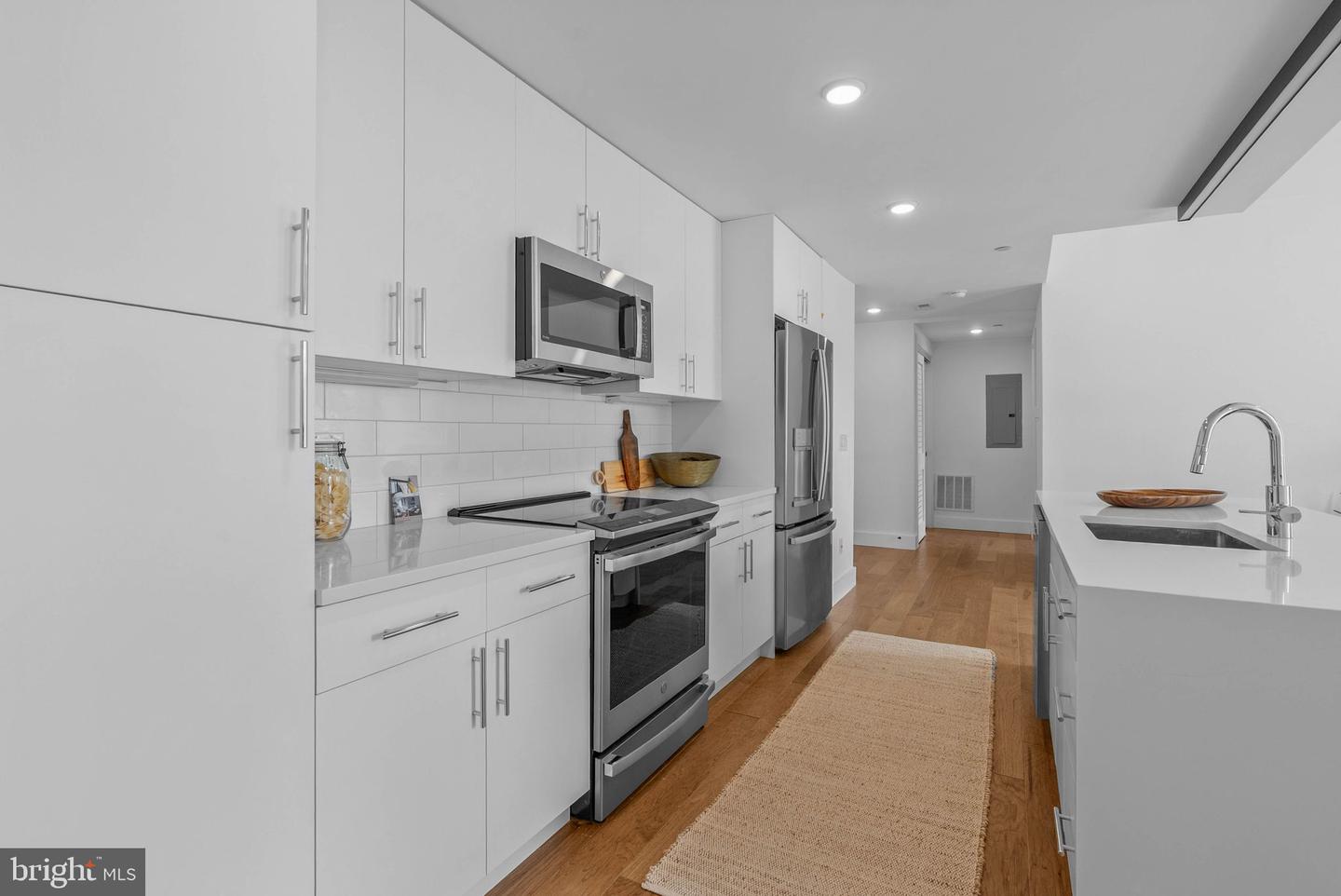 1501 N 31st St #ph17 Property Photo 4