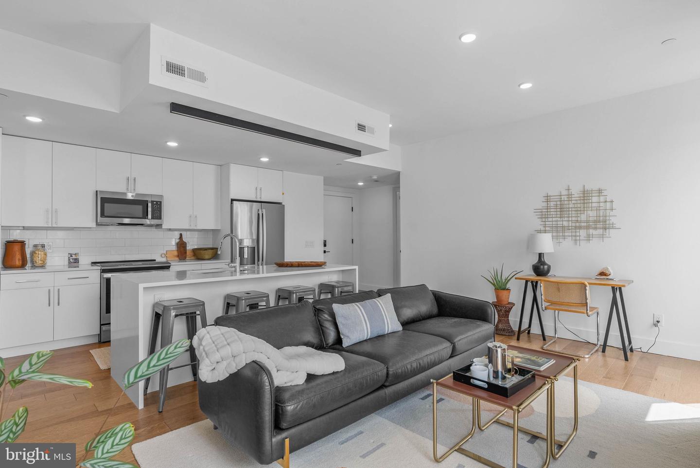 1501 N 31st St #ph17 Property Photo 5