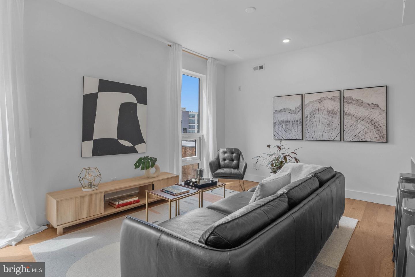 1501 N 31st St #ph17 Property Photo 6