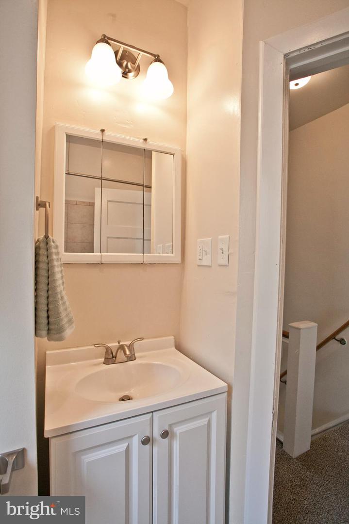 4205 Terrace St Property Photo 11