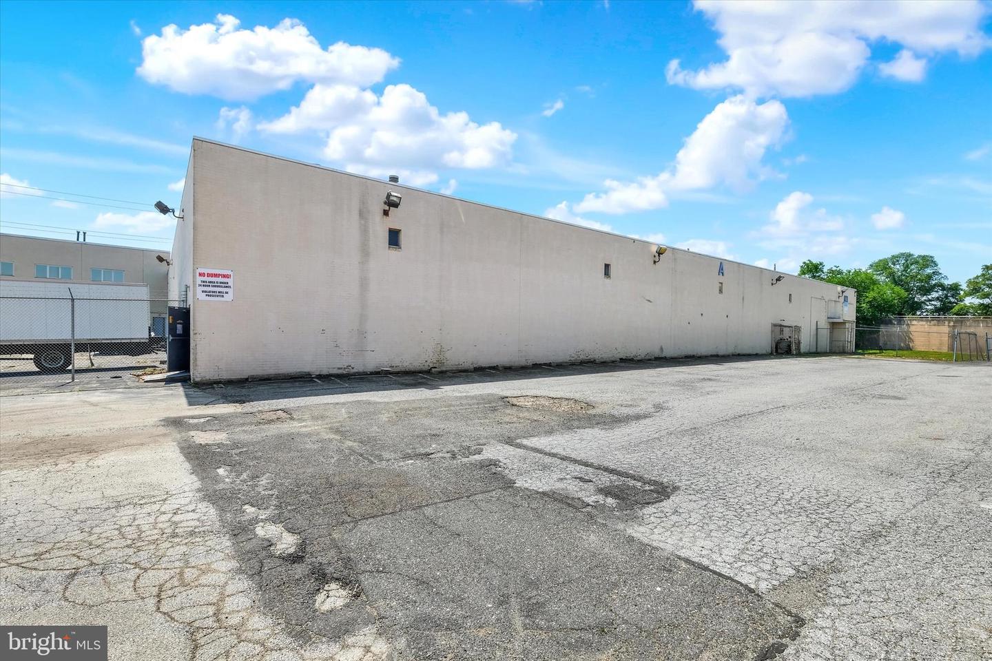 6900 Lindbergh Blvd Property Photo 1