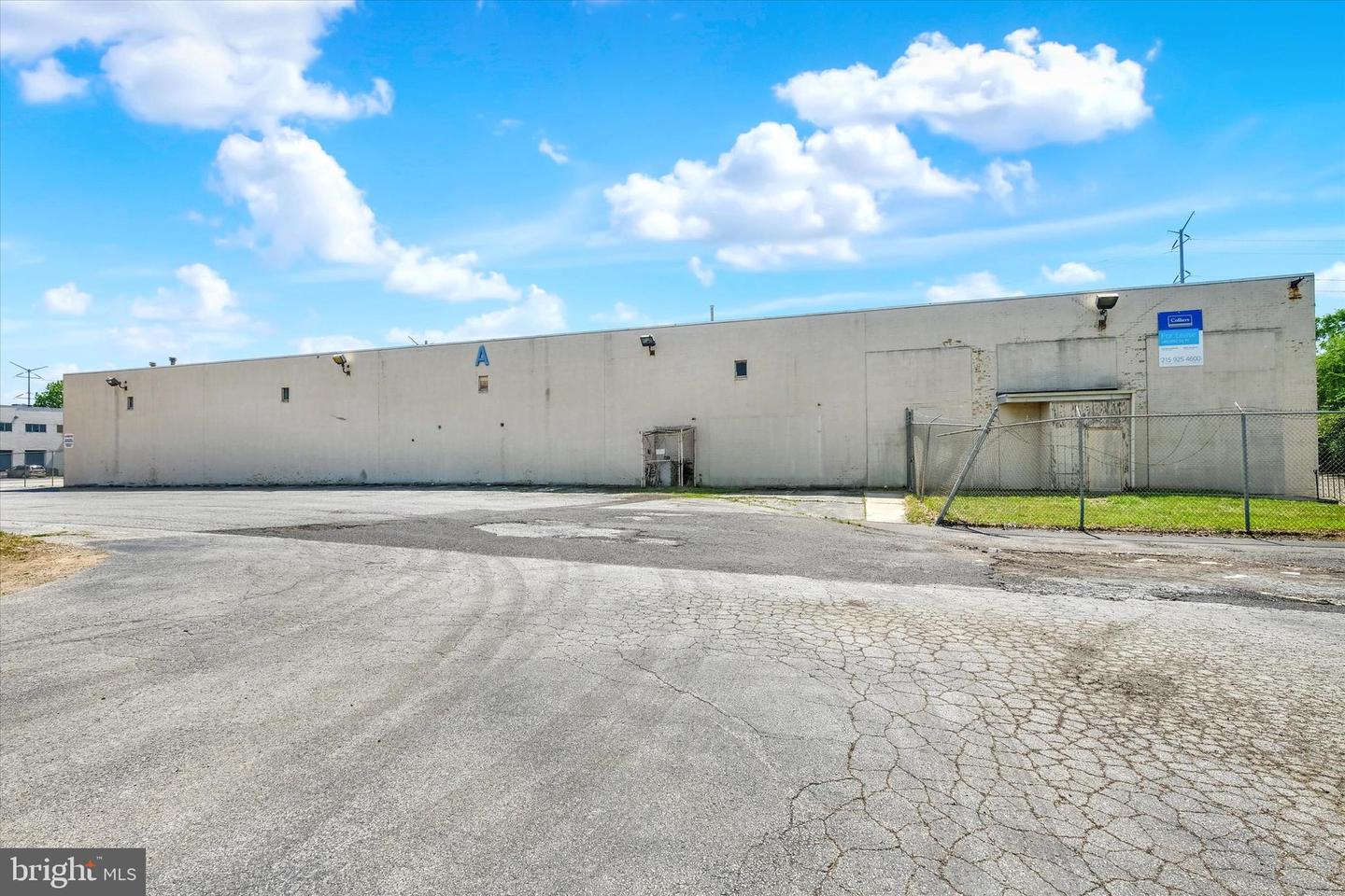 6900 Lindbergh Blvd Property Photo 2
