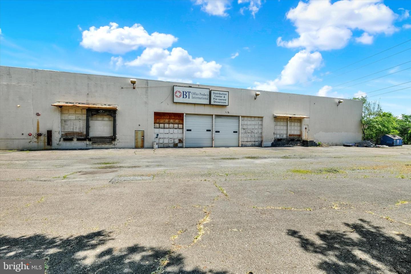 6900 Lindbergh Blvd Property Photo 4