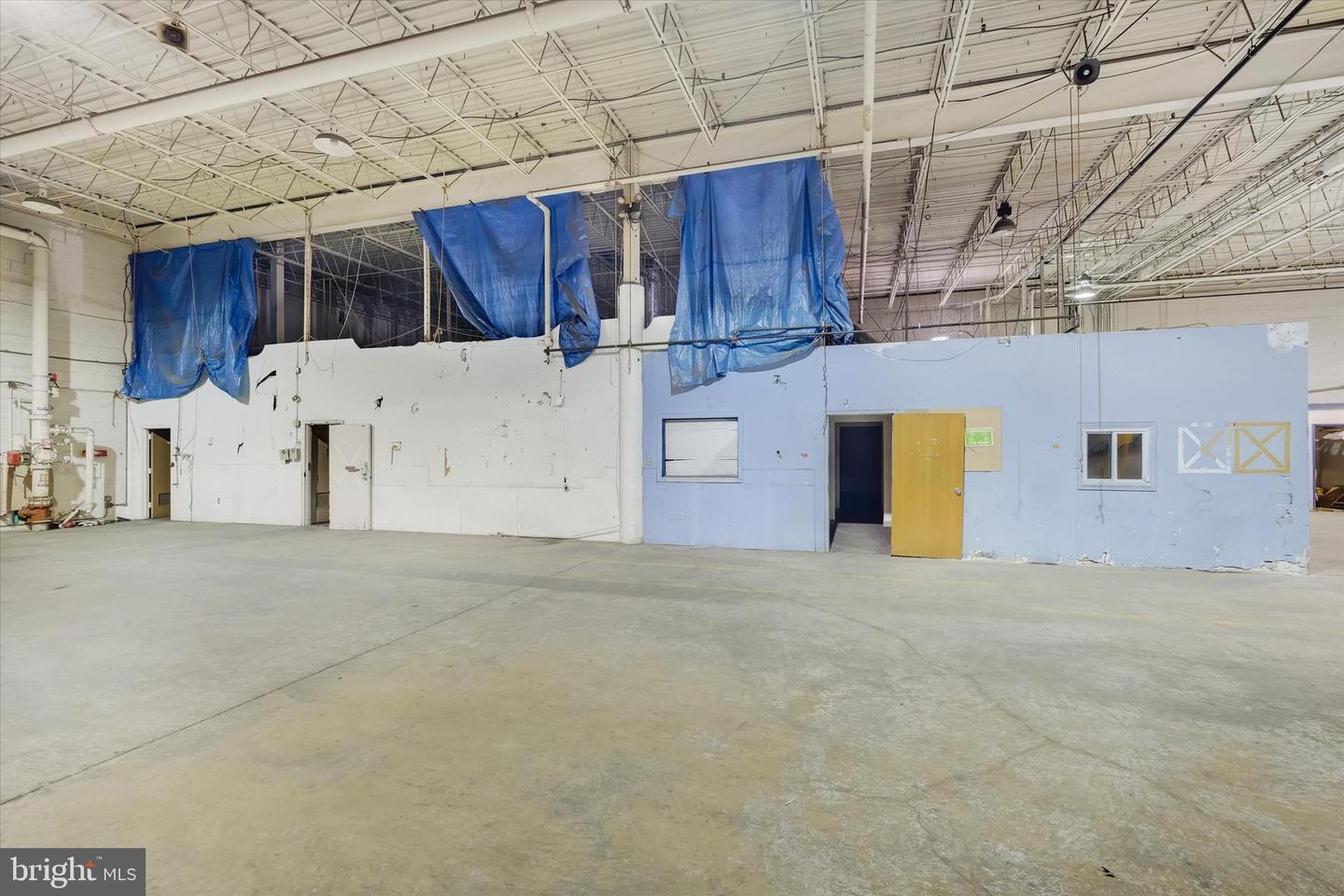 6900 Lindbergh Blvd Property Photo 17