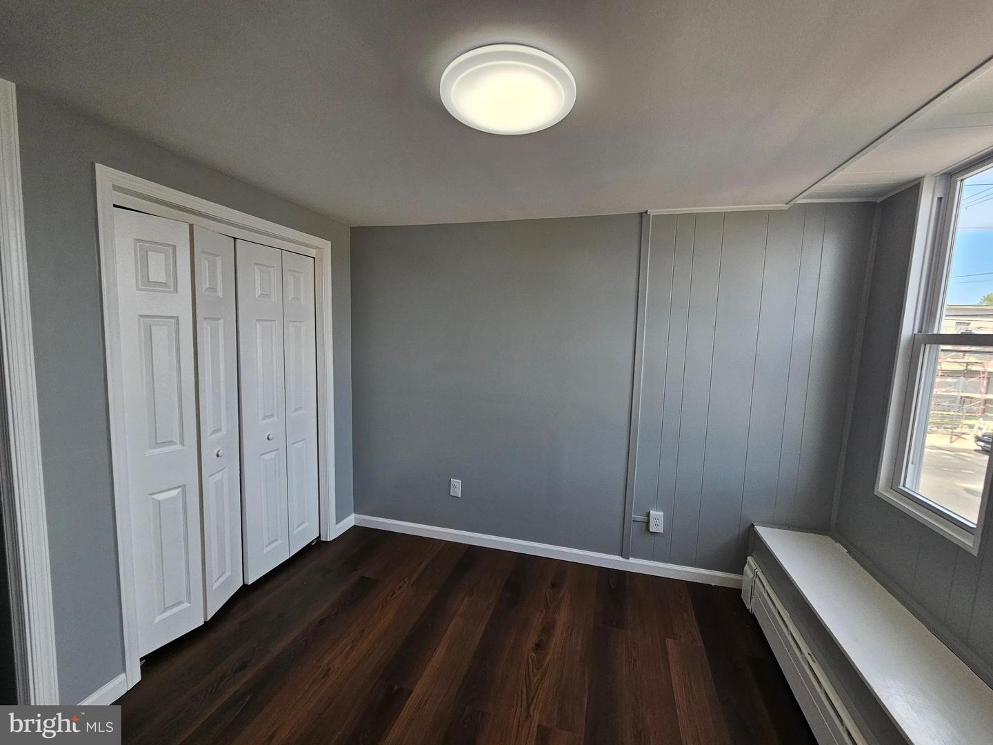 752 E Tioga St #2nd Fl Property Photo 8