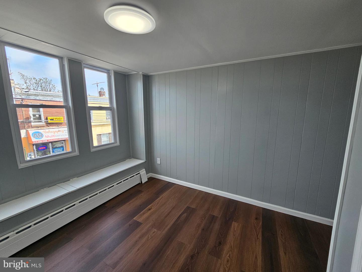 752 E Tioga St #2nd Fl Property Photo 11