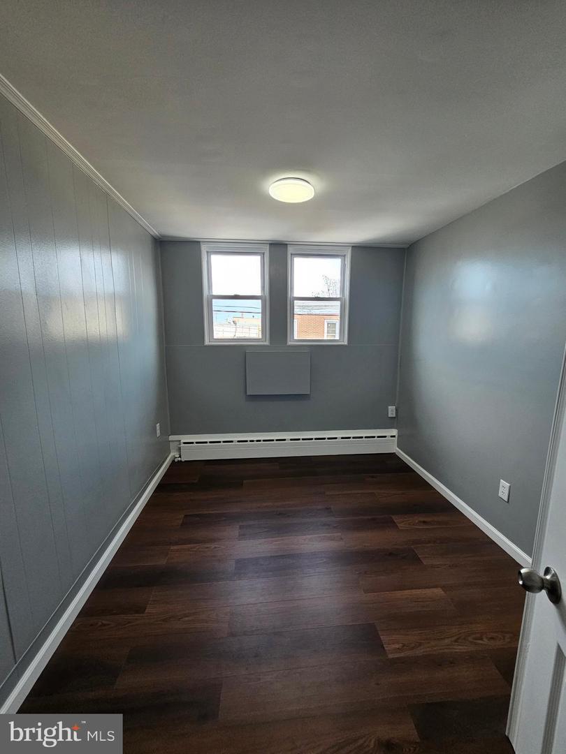 752 E Tioga St #2nd Fl Property Photo 12