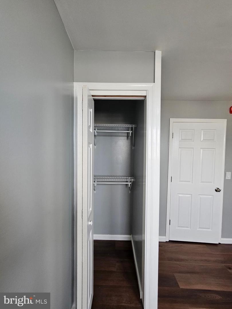 752 E Tioga St #2nd Fl Property Photo 13