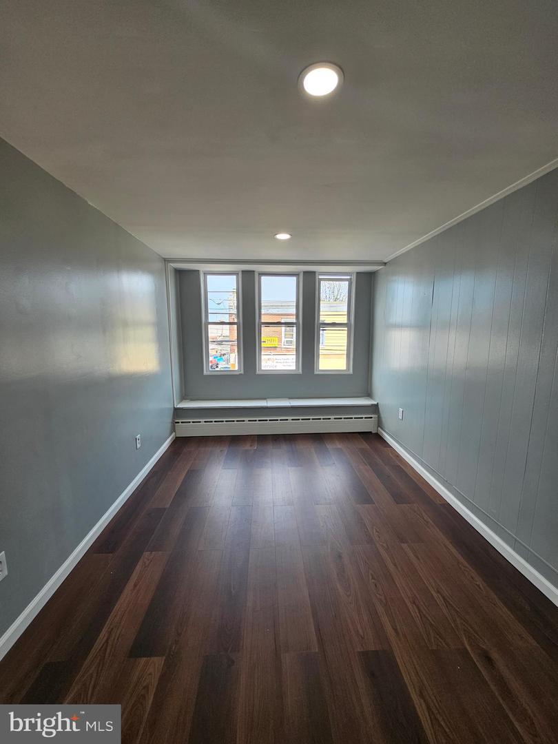 752 E Tioga St #2nd Fl Property Photo 14