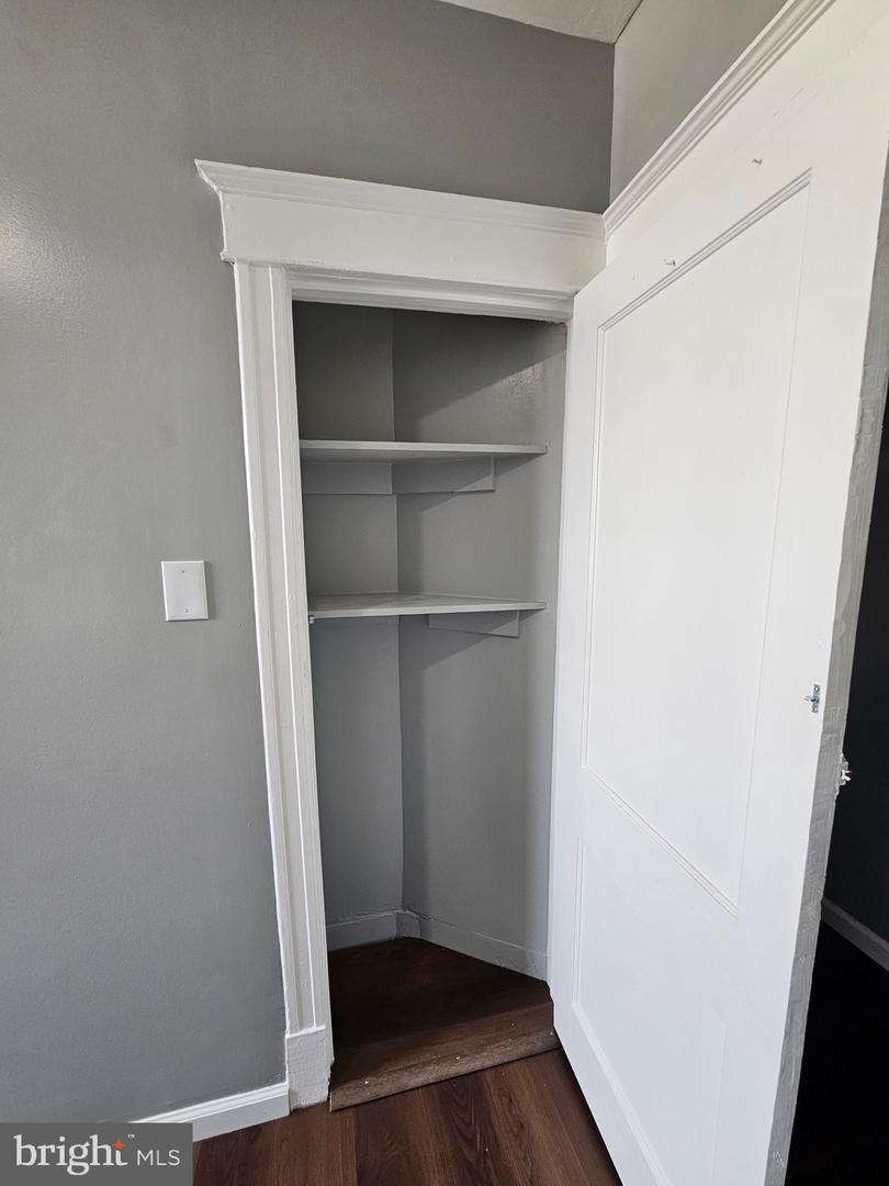 752 E Tioga St #2nd Fl Property Photo 19