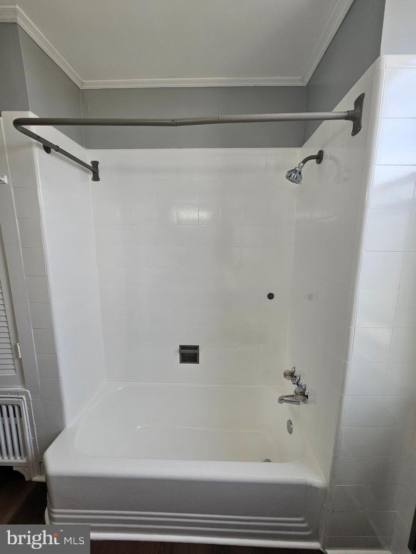 752 E Tioga St #2nd Fl Property Photo 22