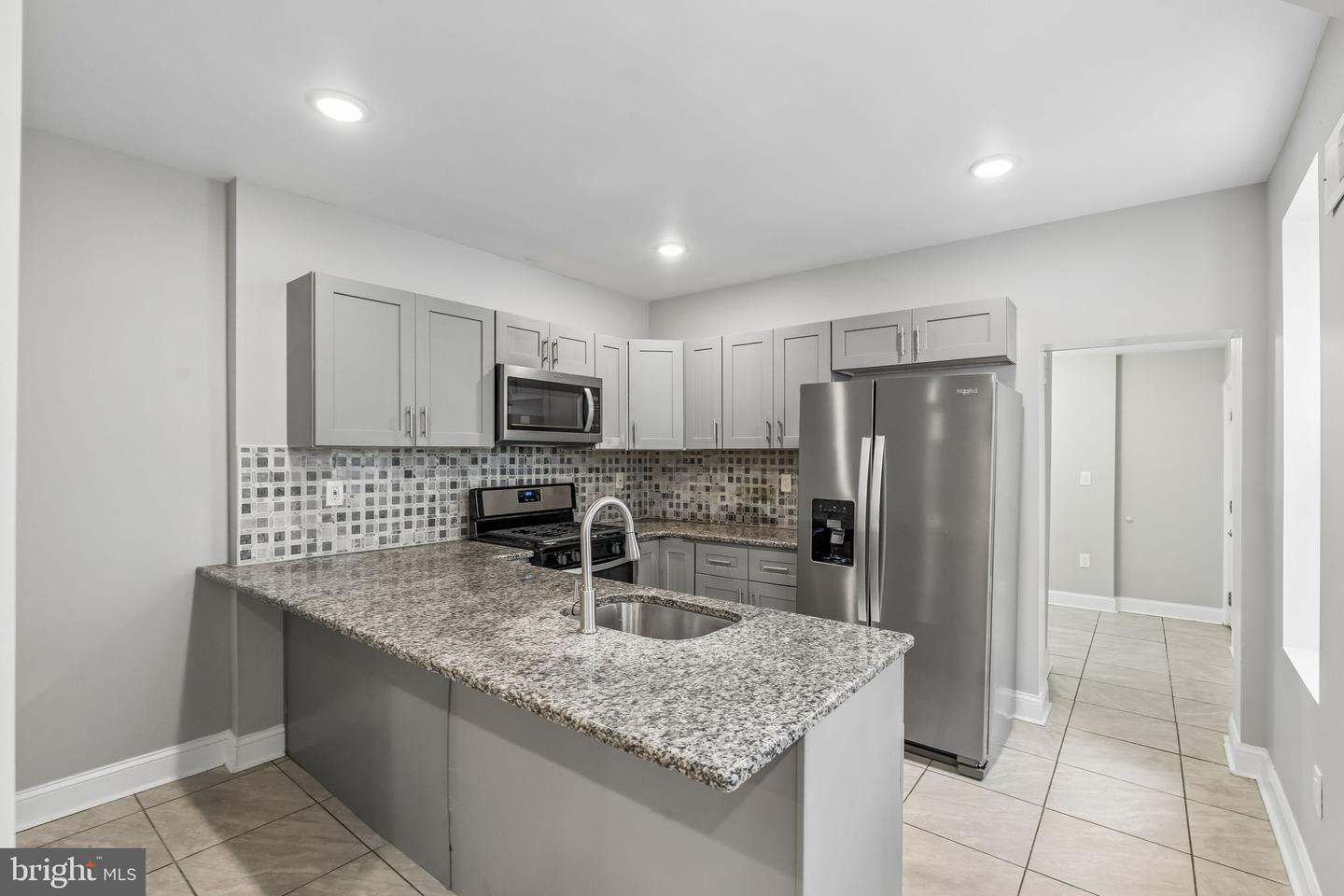 59 E Coulter St Property Photo 2
