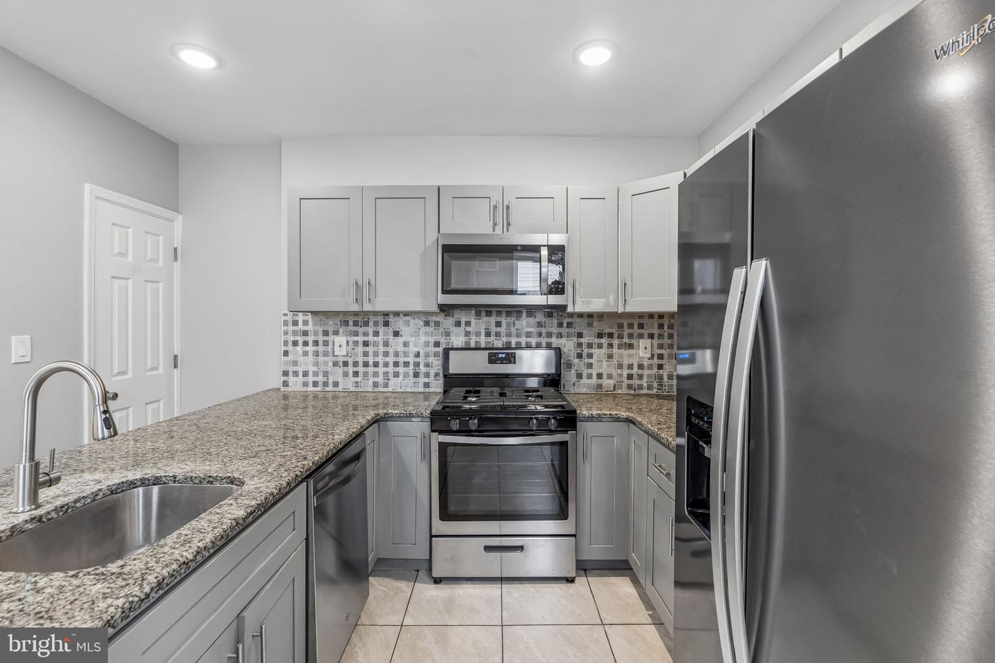 59 E Coulter St Property Photo 12