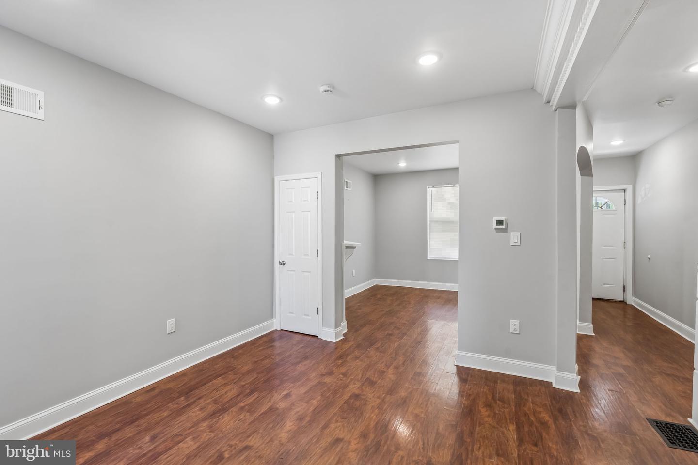 59 E Coulter St Property Photo 13