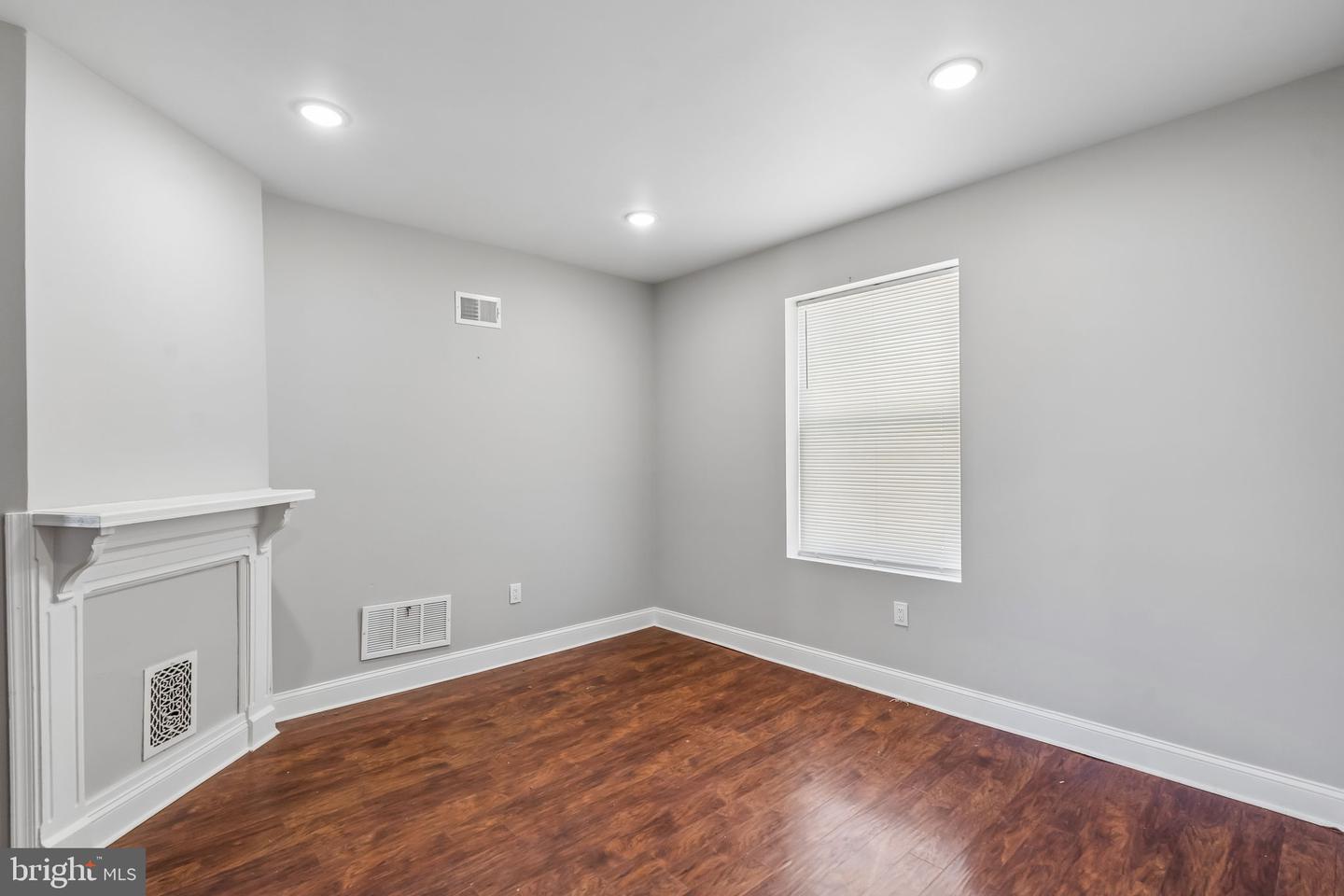 59 E Coulter St Property Photo 16
