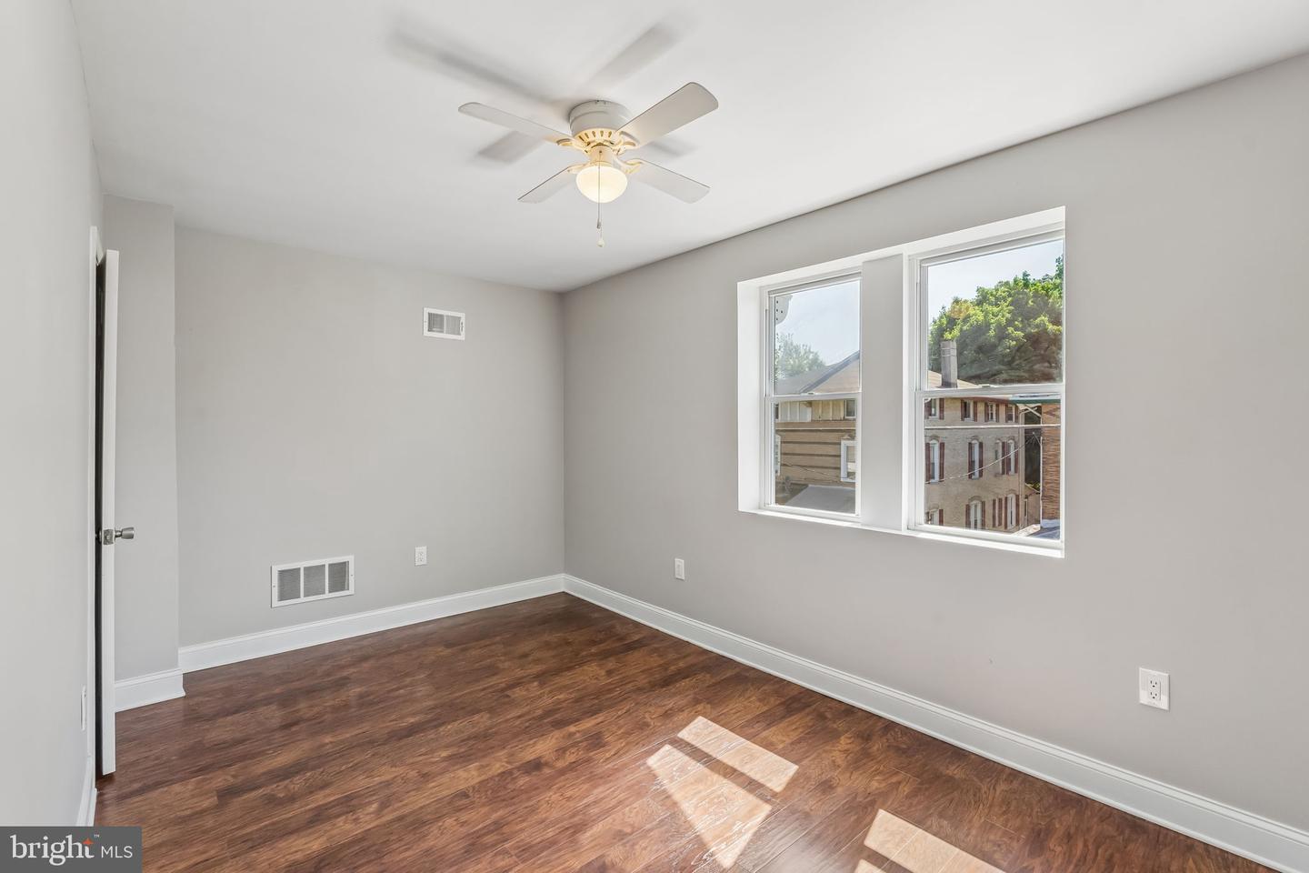 59 E Coulter St Property Photo 19