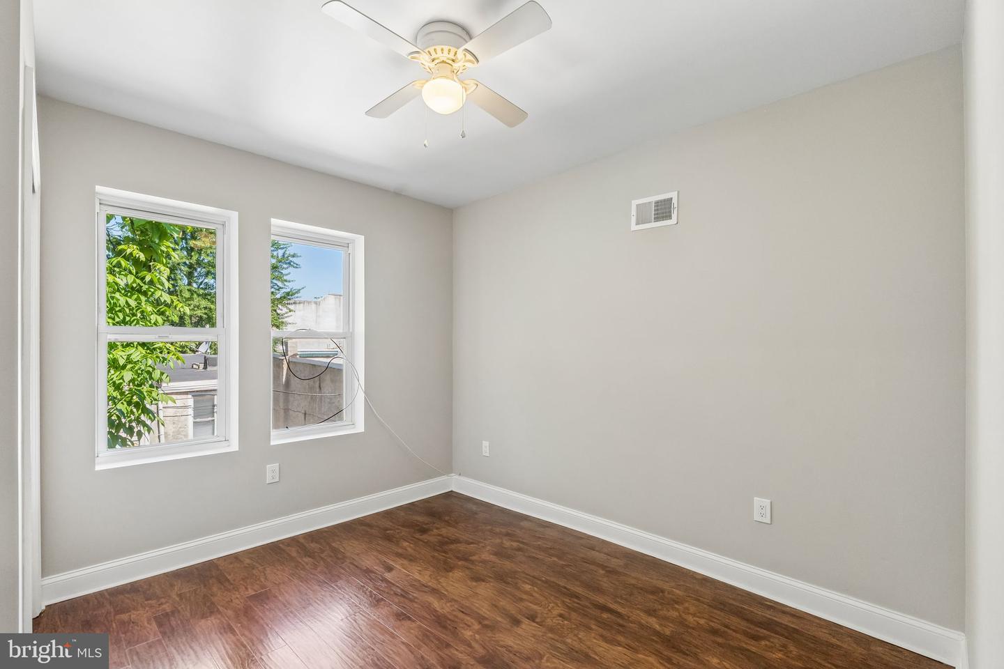 59 E Coulter St Property Photo 24
