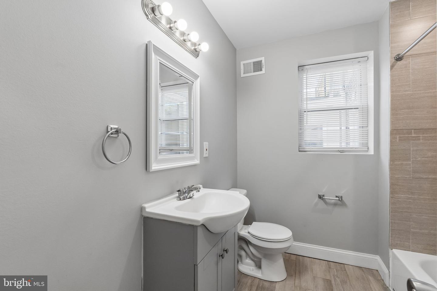 59 E Coulter St Property Photo 26
