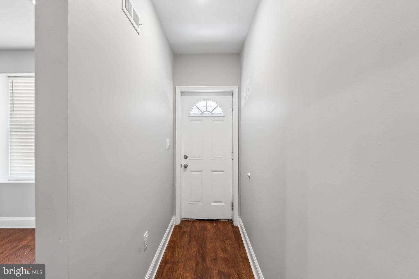 59 E Coulter St Property Photo 33