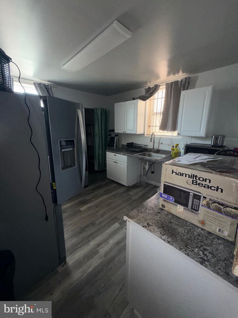 1806 72nd Ave Property Photo 5