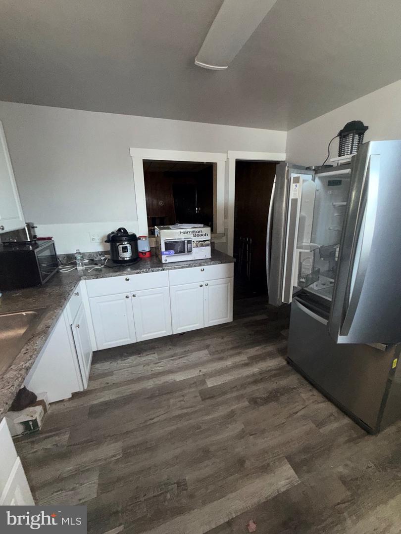 1806 72nd Ave Property Photo 6