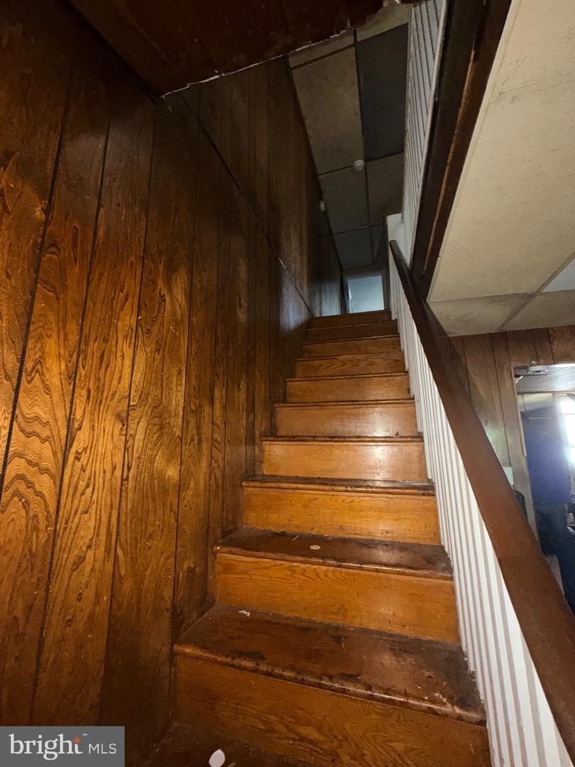 1806 72nd Ave Property Photo 7