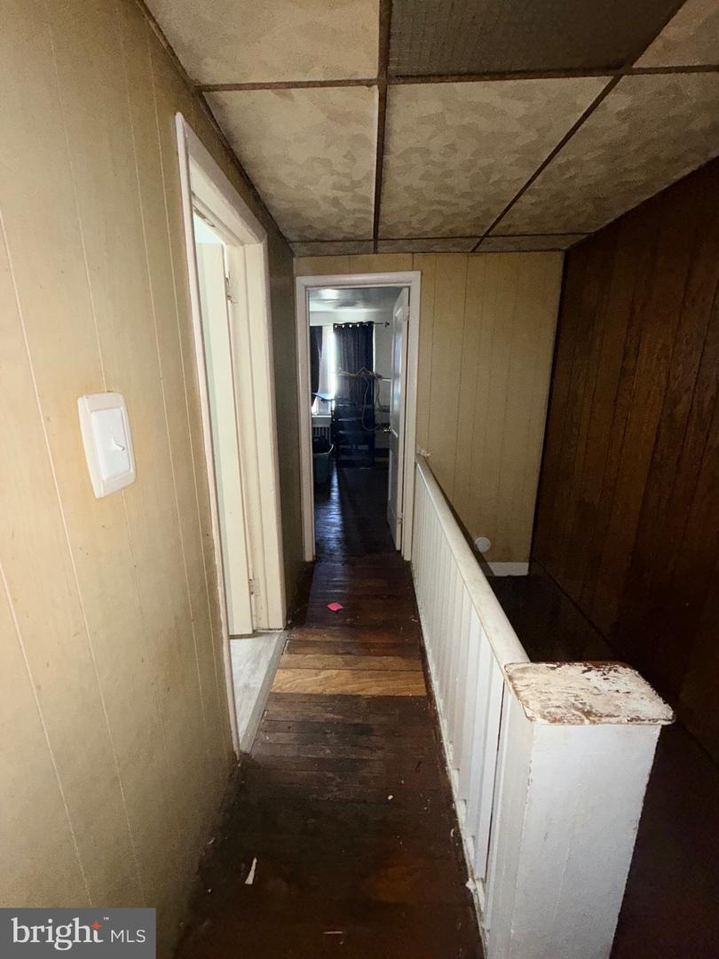 1806 72nd Ave Property Photo 8